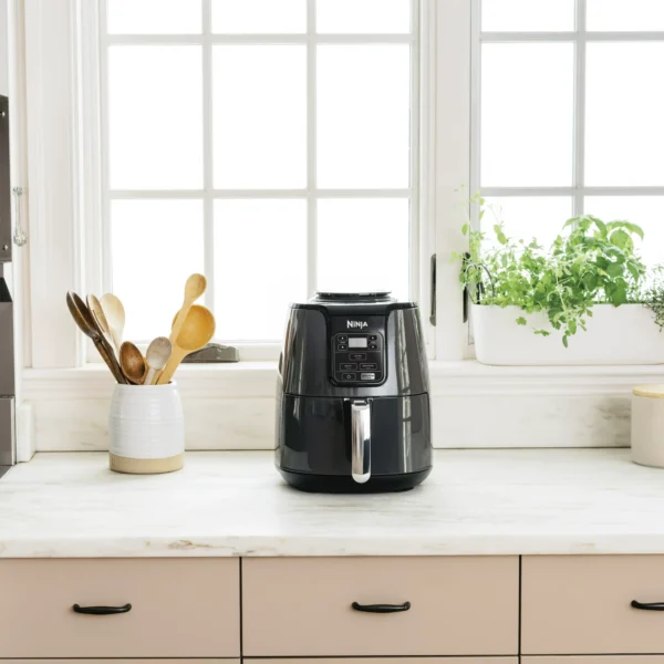 Ninja 4QT Air Fryer, Black, AF100WM - Image 2